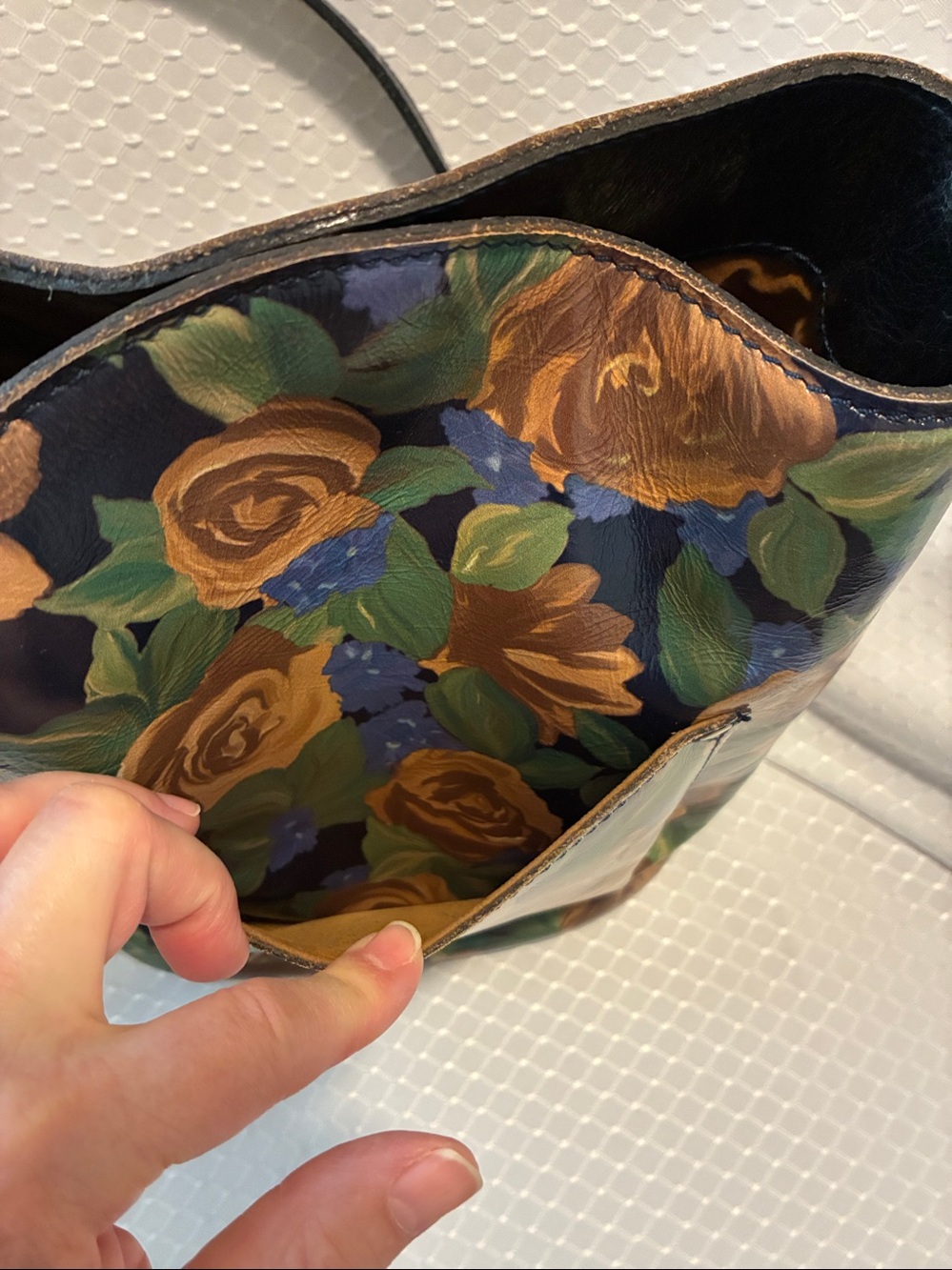 Patricia Nash Leather Lavello Bucket Bag Like New - Picture 3 of 10